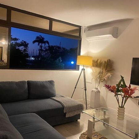 לה גוסייר Appart Spacieux Avec Citerne A Eau Et Acces Direct A La Plage מראה חיצוני תמונה